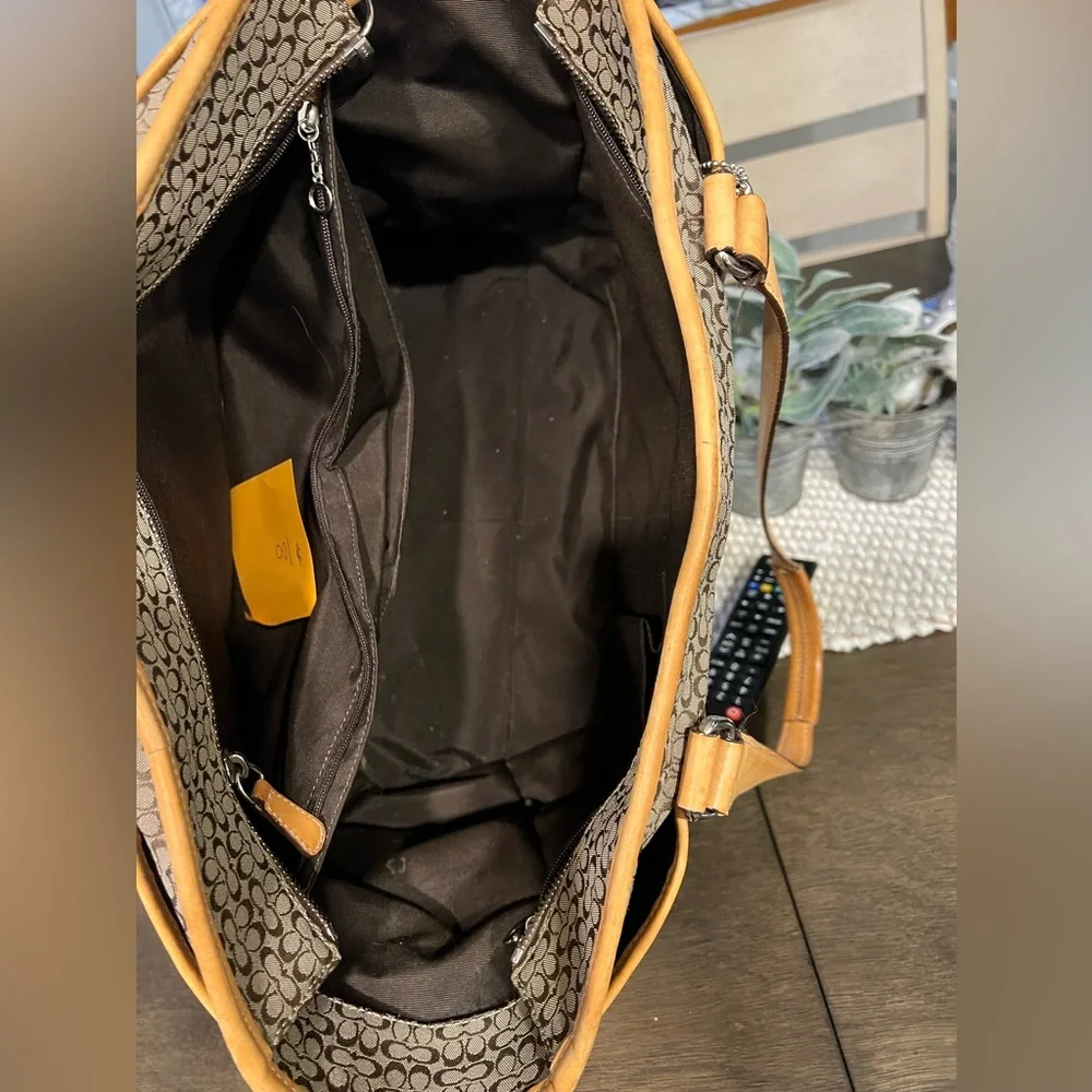 Coach diaper bag - Picture 4 of 4